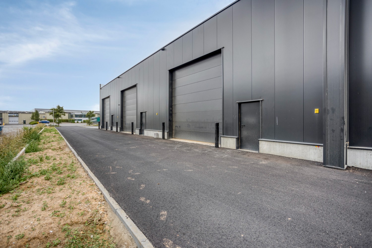 Nieuwbouwloods van 430 m² op toplocatie in Europark, Lanaken, te huur! - foto 2