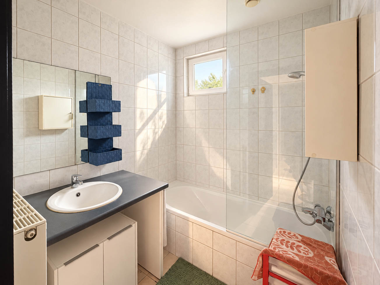 Te koop, 2-slaapkamer appartement met privatieve tuin en autostaanplaats te Merelbeke! - foto 4