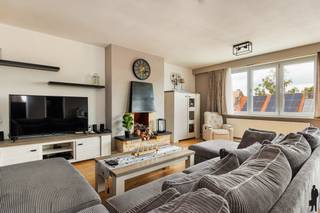 Op zoek naar een instapklaar appartement zonder zorgen, gelegen op een zeer gunstige locatie in Beveren-Waas? Dan is dit appartement absoluut...