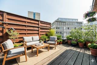 1000 BRUXELLES (rue de Dinant 16) – Bénéficiant d’une excellente situation, au dernier étage d’un immeuble de standing bâti en 2007, situé entre...