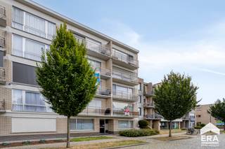 elkom in dit charmante, recent opgefrist appartement, in het centrum van Tessenderlo. Het appartement bevindt zich op de eerste verdieping en is vlot bereikbaar via trap of lift. Bovendien is er voldoende parkeergelegenheid vooraan het gebouw.

<p>Verder biedt het appartement een lichtrijke en gezellige leefruimte, met aansluitend een nieuw geïnstalleerde keuken. Ook alle vloeren werden vernieuwd en dankzij de grote ramen geniet u van veel natuurlijk daglicht.  </p>

<p><strong>Troeven:</strong></p>

<ul><li>Gunstige ligging in centrum Tessenderlo, nabij winkels, scholen en verbindingswegen</li><li>Bereikbaar via lift én trap</li><li>Gratis parkeergelegenheid voor de deur</li><li>Volledig opgefrist met o.a. nieuwe keuken, nieuwe vloeren,…</li><li>Lichtrijke leefruimte</li><li>Geen renovatieplicht - EPC C-label</li></ul>

<p><strong>Indeling:</strong></p>

<ul><li>Inkomhal met vestiaire + leefruimte + keuken + badkamer + toilet + slaapkamer 1 + slaapkamer 2 + terras vooraan + terras achteraan.</li></ul>

<p>Bent u op zoek naar een rustig gelegen en instapklaar appartement? Contacteer ons dan vandaag nog voor een bezichtiging!</p>