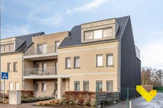 Dit recent, in het centrum van Dessel gelegen appartement omvat volgende extra troeven die het zeker de moeite waard maken om deze woning...