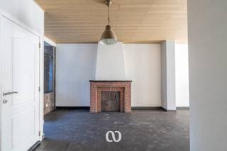 Ben jij op zoek naar een instapklare woning met drie slaapkamers in hartje Ronse? Gevonden!Dankzij de centrale ligging vlak bij de markt, winkels en...