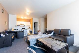 Graag stellen wij dit instapklaar 2 slaapkamer appartement te Borsbeek aan u voor!Het appartement bevindt zich op de eerste verdieping (geen lift)...