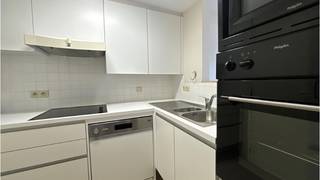 Comfortabel 2-slaapkamerappartement met 2 TERRASSEN op een zeer interessante ligging op wandelafstand van 't Zand in het centrum van Brugge.Het pand...