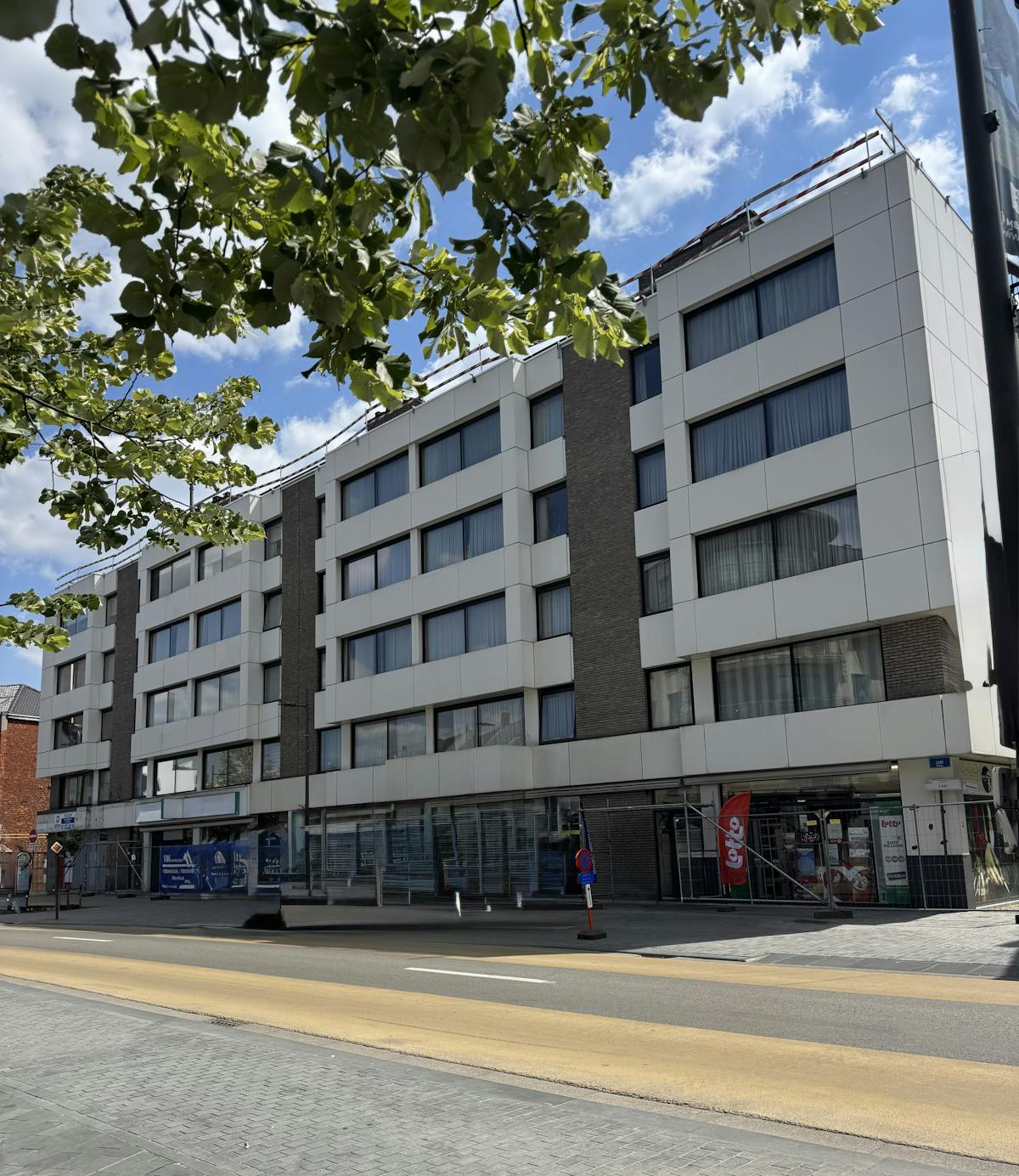 Autostaanplaats te koop in het centrum van Mol. - foto 5