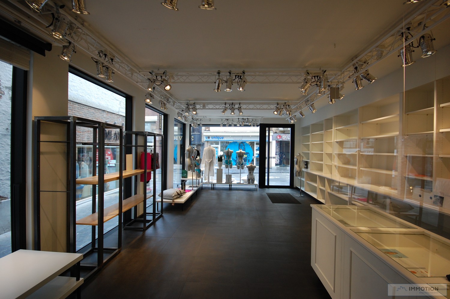 Handelsgelijkvloers in de leiestraat - foto 3