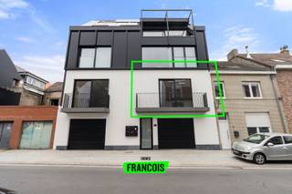 Dit appartement met twee slaapkamers is gelegen in een kleinschalige nieuwbouwresidentie nabij de Spuikom te Bredene. Deze rustige ligging biedt...