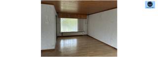 <p><span>TE RENOVEREN WONING MET 3 KAMERS IN EEN RUSTIGE OMGEVING TE HEIST</span></p><p><span>Startprijs : 264.000 euro</span></p><p><span> </span></p><p><span>Deze woning is gelegen in een zeer rustige, kindvriendelijke omgeving binnen het Kijkdorp. </span></p><p><span>Nabij het centrum van Heist, openbaar vervoer, winkels en op korte afstand van het strand.</span></p><p><span> </span></p><p><span>Op het gelijkvloerse verdiep treft u : - inkomhal met toilet</span></p><p><span> - leefruimte</span></p><p><span> - keuken</span></p><p><span> - inpandige garage met toegang tot de tuin</span></p><p><span> </span></p><p><span>Op de eerste verdieping vindt u de nachthal, badkamer en 3 volwaardige slaapkamers.</span></p><p><span> </span></p><p><span>De woning omvat een tuin, inpandige garage en oprit.</span></p><p><span> </span></p><p><span>Epc F dus renovatieverplichting.</span></p><p><span> </span></p><p><span>Deze verkoop gebeurt via Covast door middel van publieke bieding, meer informatie op <span>www.covast.be</span></span></p><p><span> </span></p><p><span>Voor info bel 0475/51.40.73 of stuur een mail naar <span>info@svena.be</span></span></p><p><span> </span></p><p><span>Deze gegevens zijn louter informatief en wij kunnen niet aansprakelijk gesteld worden voor eventuele onjuistheden.</span></p><p><span>De bewoonbare oppervlakte is slechts indicatief.</span></p><p><span> </span></p>