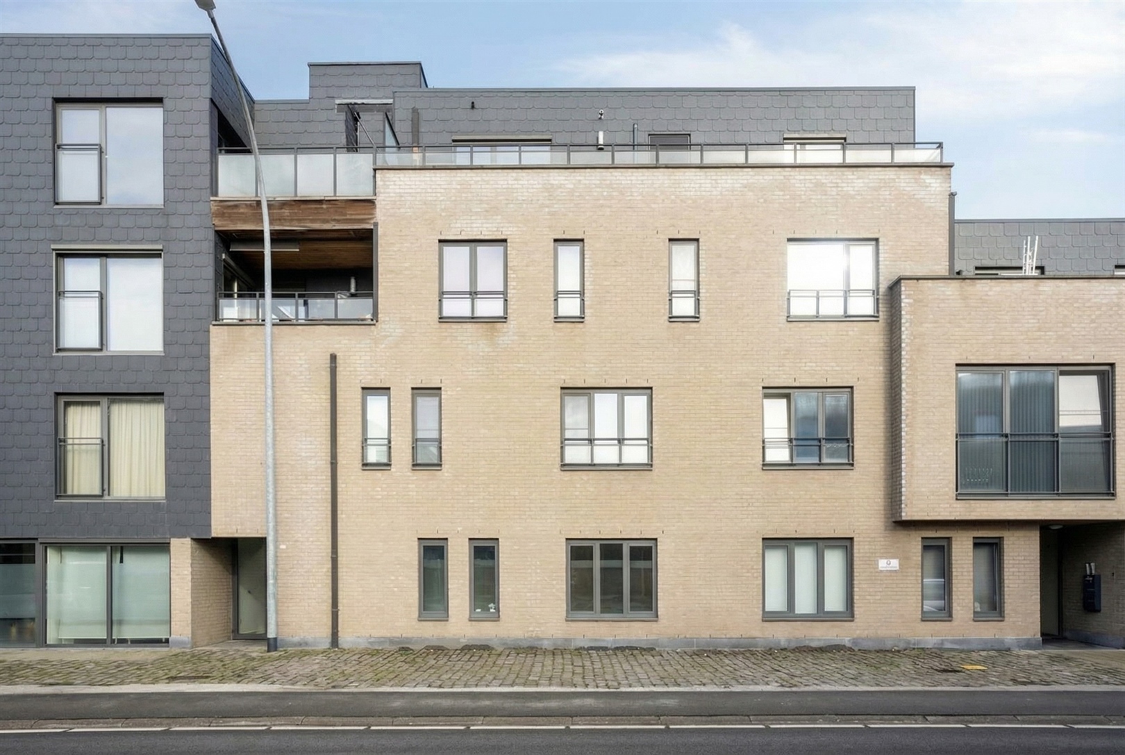 Riant appartement met grote tuin en 2 slpks - foto 4