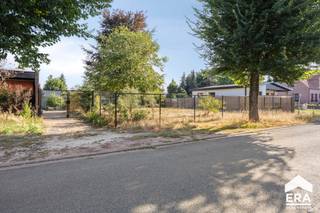 <p>Bouwgrond voor open bebouwing in groene omgeving te Lommel! </p>
<p><strong>Kattenbos: </strong><strong>Prachtige bouwgrond (511m²) voor open bebouwing met 18m straatbreedte nabij bossen</strong></p>
<p> </p>
<p><span>Troeven:</span></p>
<ul><li><span>Bouwgrond voor open bebouwing</span></li><li>Straatbreedte van 18m</li><li>Gelegen in rustige en kindvriendelijke straat nabij:
<ul><li>Bossen</li><li>Openbaar vervoer, scholen, winkels, invalswegen, ..</li><li>Op ca. 5 minuten van Lommel-Centrum</li></ul>
</li></ul>
<p>Neem vandaag nog contact op met je ERA-makelaar voor meer informatie of een afspraak.</p>
<p> </p>
<p>JOUW DROOMGROND. ZO GEVONDEN!</p>