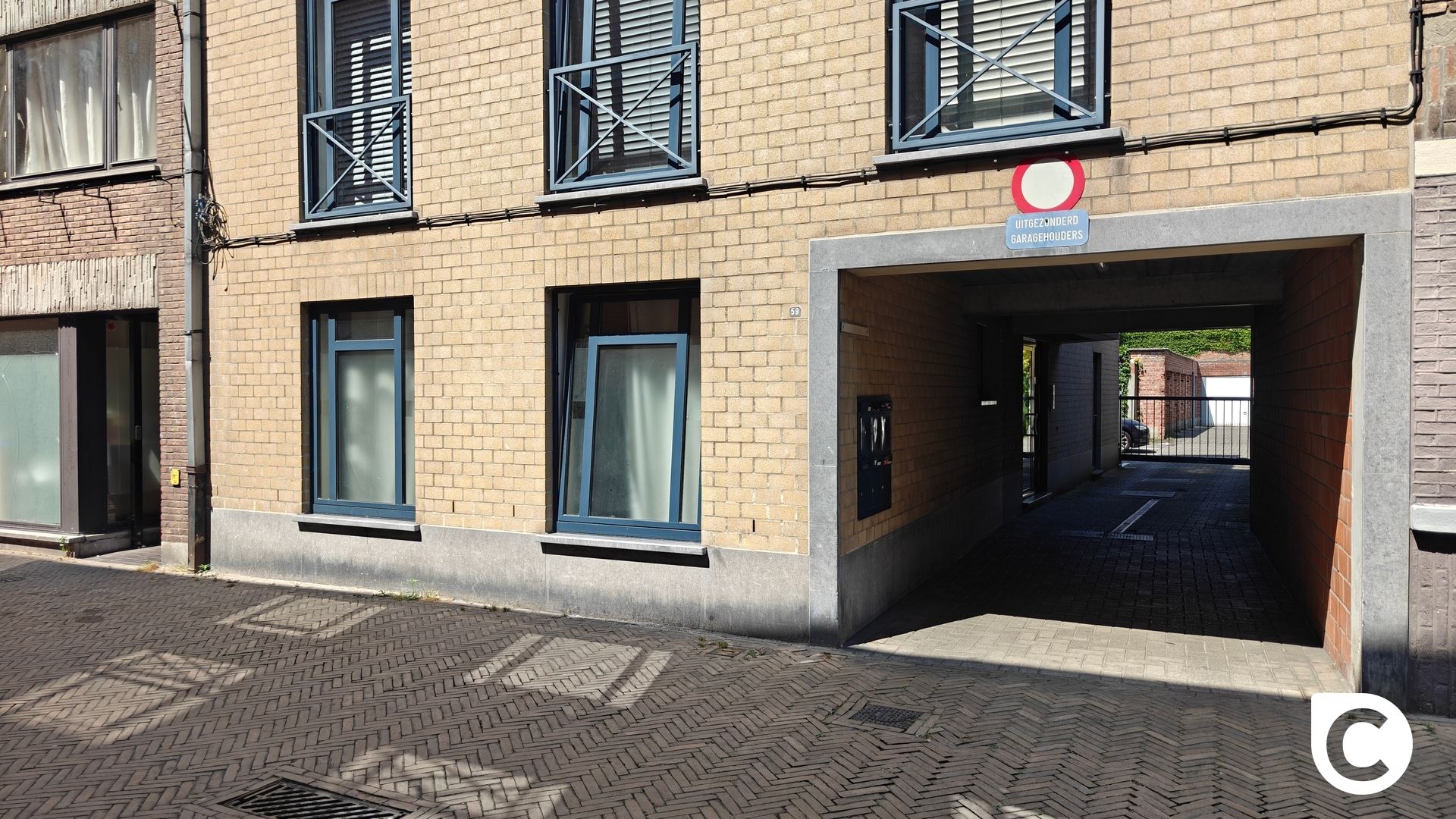 Afgesloten autostaanplaats - foto 4