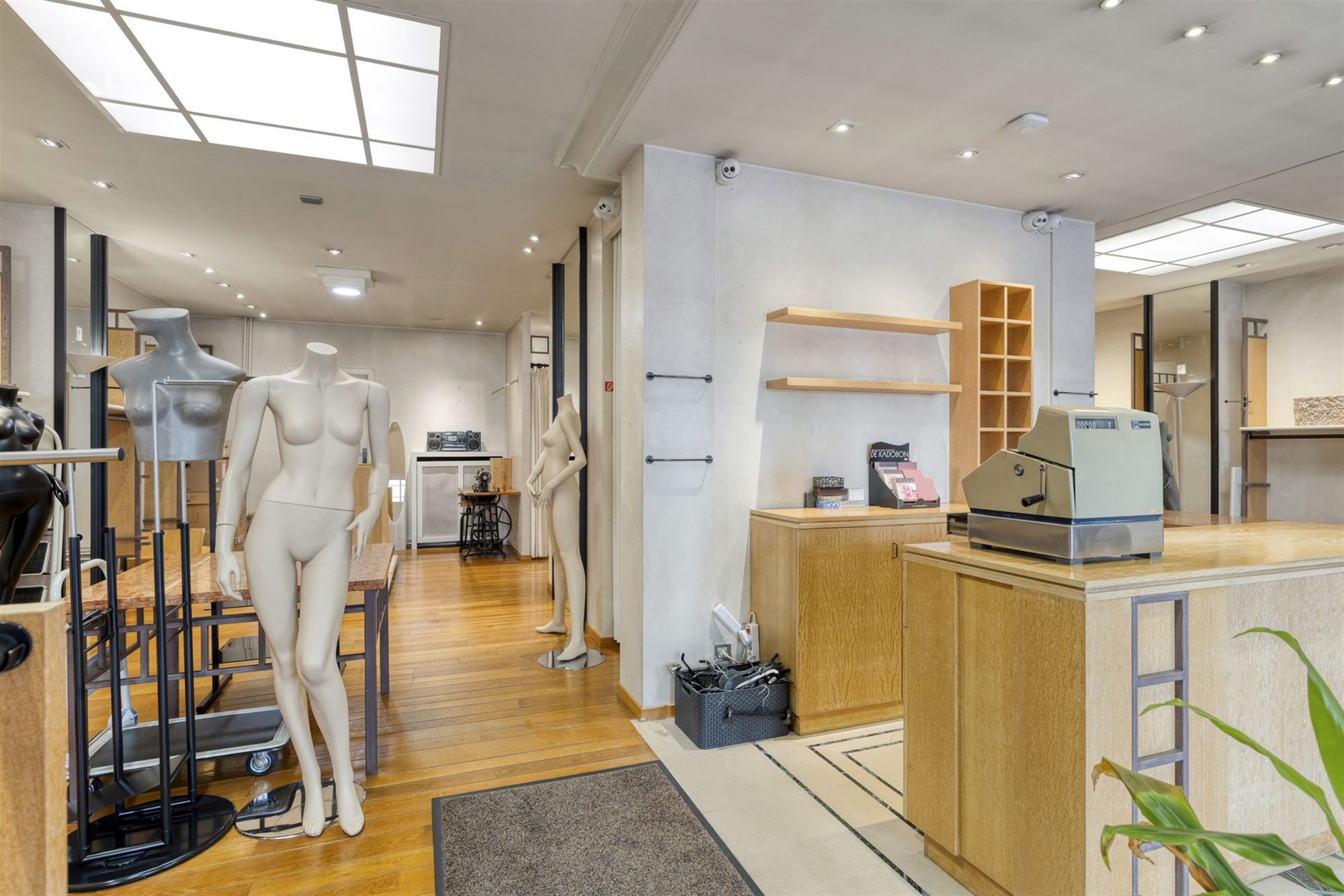 Commercieel pand met woonst op toplocatie. - foto 5