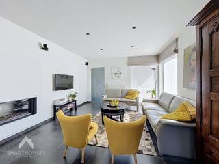 <p>Energiezuinige halfopen bebouwing in een rustige en kindvriendelijke omgeving bestaande uit een inkomhal met afzonderlijk toilet en vestiaire, lichtrijke leefruimte met eet-en zithoek + gashaard, volledig uitgerust keuken met eetplaats, ruime garage + was/bergplaats en een zuidwest gerichte tuin met gezellige zonneterrassen, uitweg via poortje en tuinberging.</p>
<p>Op het verdiep zijn 3 volwaardige slaapkamers, kinderkamer, ingerichte badkamer (inloopdouche, ligbad, toilet en dubbele lavabo) en een trapluik naar de geïsoleerde bergzolder.</p>
<p>Extra troeven:</p>
<ul>
<li>Energiezuinig</li>
<li>Voorzien van 11 zonnepanelen</li>
<li>Conforme keuring elektriciteit</li>
<li>Ventilatiesysteem</li>
<li>Regenwaterput van 10.000L</li>
<li>Elektrische zonneluifel</li>
<li>Aangelegde voortuin met private oprit</li>
<li>Airco in de grote slaapkamer</li>
<li>Parkeergelegenheid naast de woning</li>
<li>Vlotte verbinding naar scholen, winkels, openbaar vervoer en de E403</li>
<li>Instapklaar</li>
</ul>
<p>Deze woning is te koop ZONDER makelaar via het concept van Smart Houses! Wenst u verdere inlichtingen of bezoek? Contacteer rechtstreeks de eigenaar via 0473/51.87.32</p>