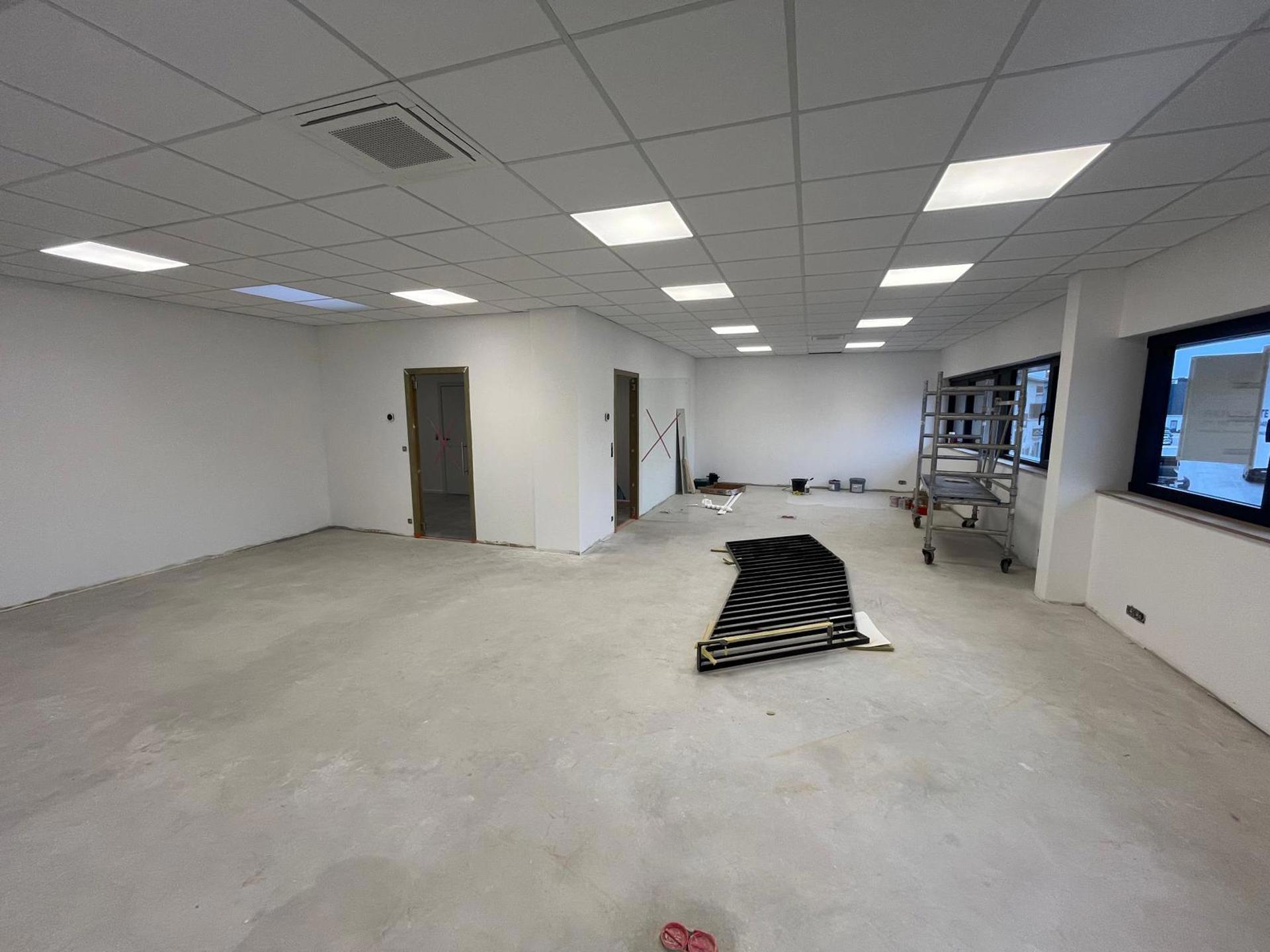 Polyvalent bedrijfsgebouw met werkplaats en kantoor Deurne - foto 4