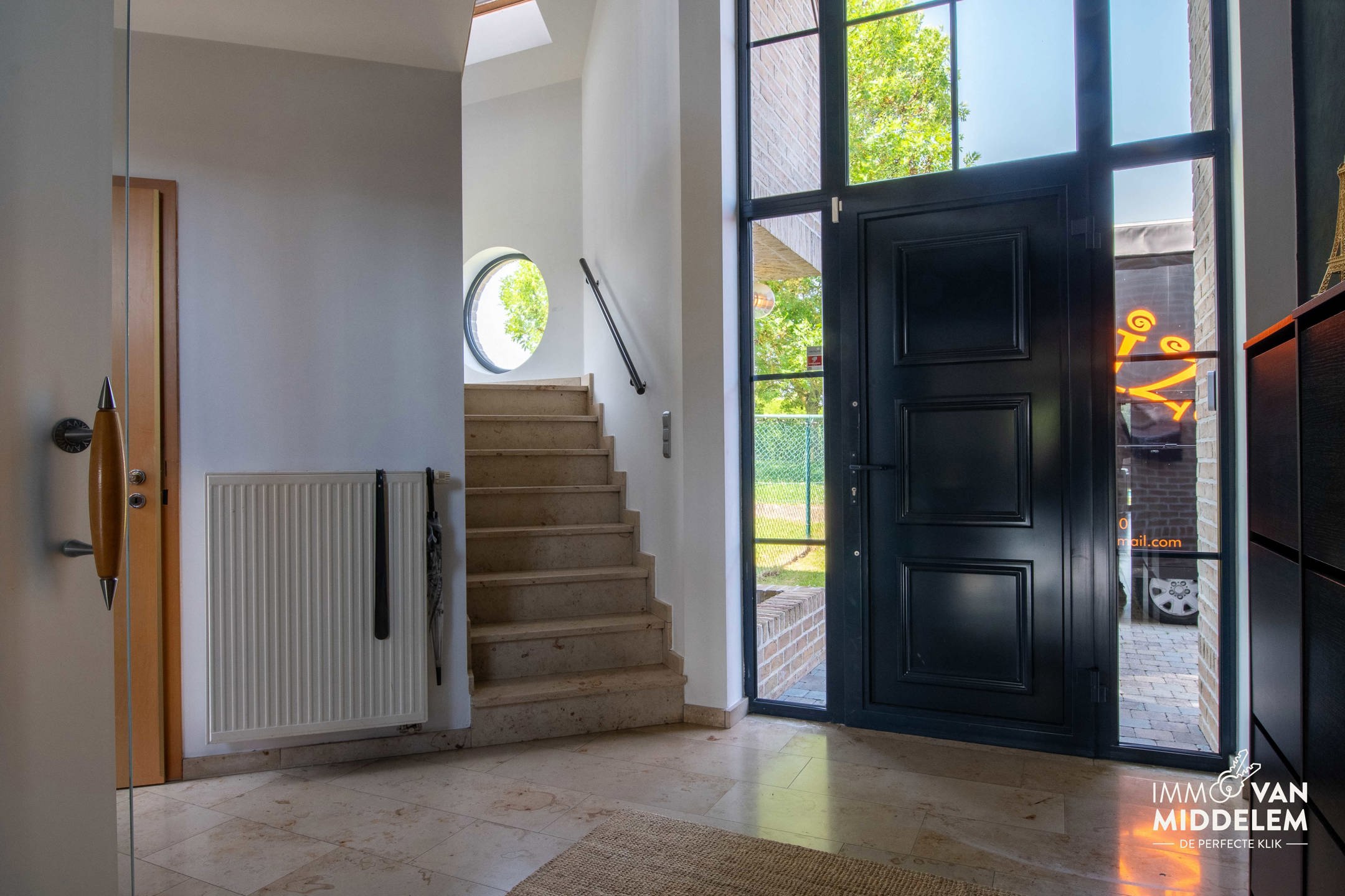 VILLA MET 5 SLAAPKAMERS, ZWEMBAD EN GARAGE - foto 5