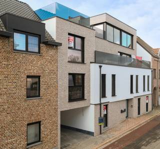 Dit moderne en kleinschalige nieuwbouwproject aan de Oude statiestraat 4 te Hoeselt biedt alles om voluit te kunnen genieten. Gelegen op...