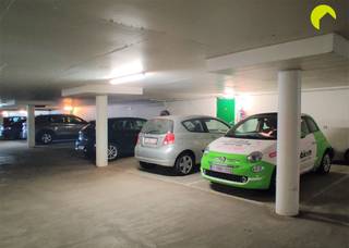 Deze ondergrondse autostaanplaatsen zijn gelegen in een ondergrondse garage van een appartementsgebouw. Waarom kiezen voor deze parkeerplaatsen?  *...