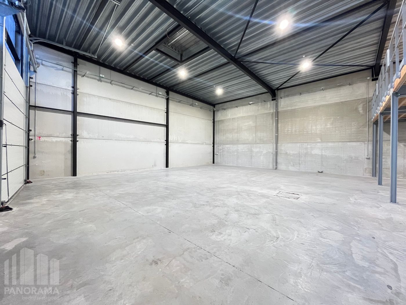 STRATEGISCH GELEGEN KMO-UNIT VAN 365 m² MET MAGAZIJN EN KANTOORRUIMTE - photo 5