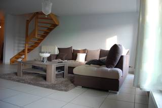 <p><span>Spacious and luminous 2-bedroom duplex flat in the heart of Kortenberg.</span></p><p><span> </span></p><p><span>This charming duplex apartment on the 2nd and 3rd floors of a small-scale residence offers every comfort for a couple or a family with one child. You'll enjoy a spacious living area with plenty of natural light, a fully equipped kitchen and a practical utility room with connections for a washing machine and tumble dryer. At the rear is a private terrace where you can relax in peace.</span></p><p><span>On the upper floor, you'll find two spacious bedrooms, a bathroom and an extra room that would be perfect as a study or dressing room. You'll also have access to an underground parking space and a private storage room in the same building.</span></p><p><span> </span></p><p><span>Interested in a viewing? Please send us the completed information form first. </span></p><p><span>More properties available at www.ap-p.be.</span></p>