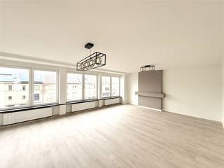 GENT - Bent u op zoek naar een gerenoveerd appartement TE HUUR in Gent?Dan is dit misschien iets voor u! De belangrijkste troeven in een notendop: *...