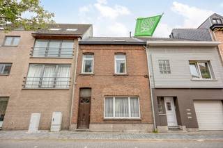 Vous recherchez un projet au potentiel énorme ? Cette maison familiale à rénover est située en plein centre de Puurs, à quelques pas de la gare,...