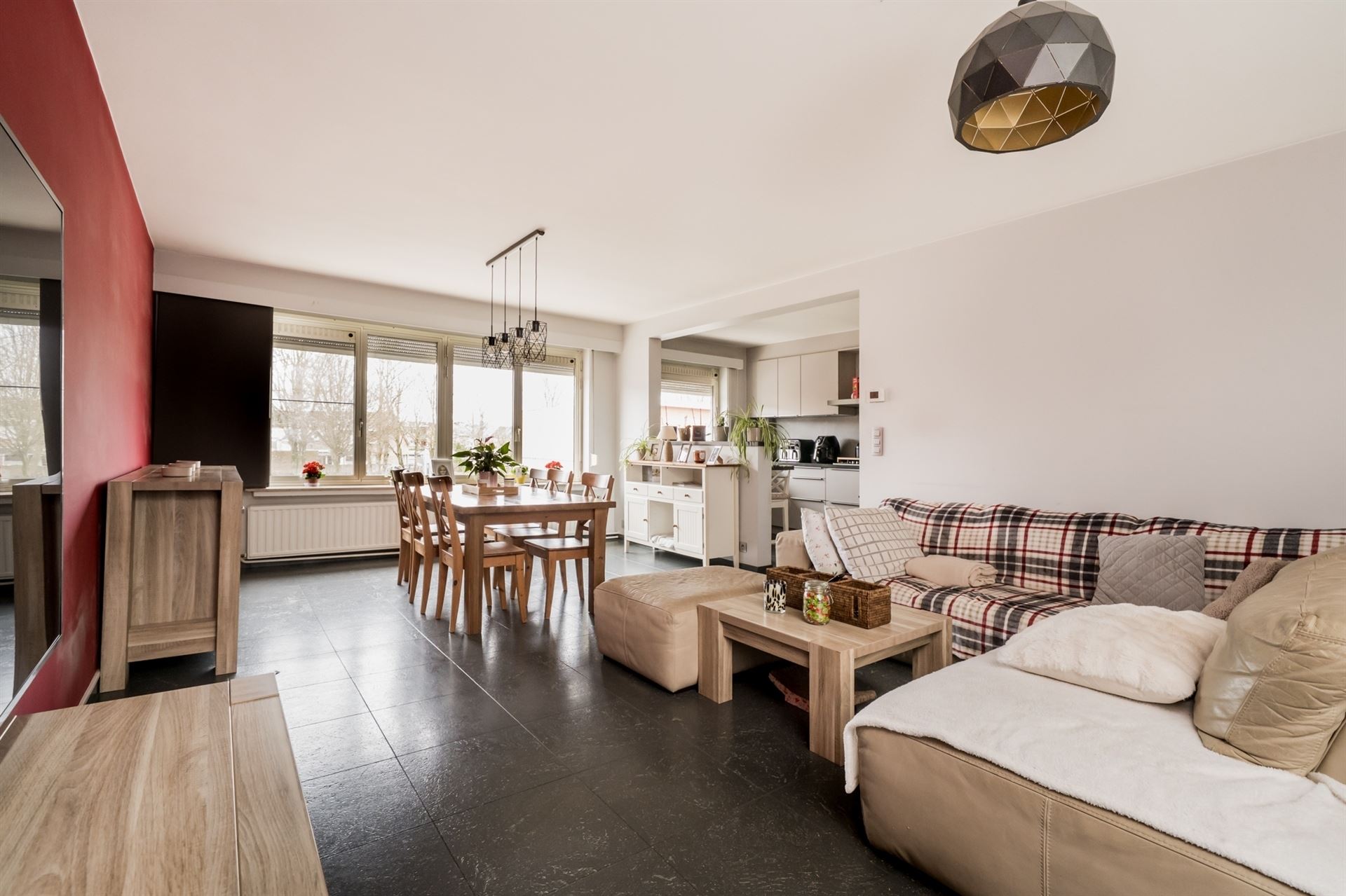 Instapklaar 2-slpk app met terras en garage (+€ 25.000) - foto 2