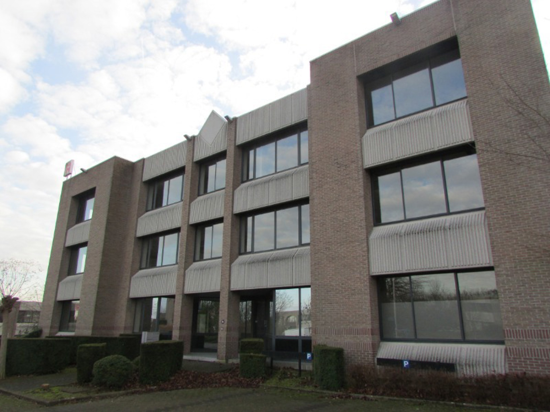 Commercial for rent in Zaventem - photo 2