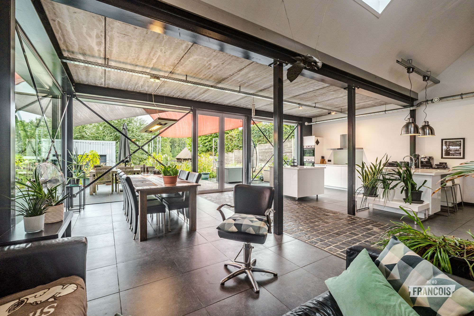 Industriële villa op 5.275 m² in Sint-Lievens-Houtem - foto 4