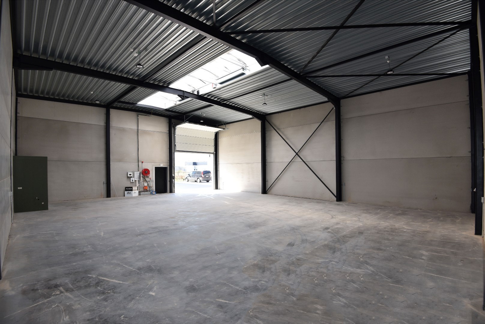 Goed gelegen nieuwbouw KMO-unit 267m² te Eeklo - foto 2