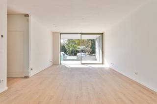 2 private garages + solar panels included!Last 5 for sale.Living without sacrificing space, tranquility, comfort with an eye on an...