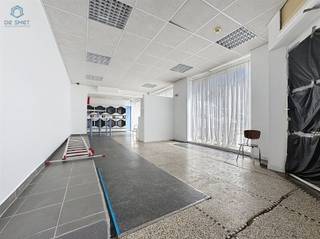 TE KOOP IN AALST INVESTERINGSPAND MET ENORM POTENTIEELBent u op zoek naar een interessante opbrengsteigendom in het hart van Aalst? Dan is dit unieke...