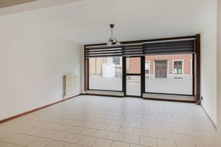 Dit aangename gelijkvloers appartement is gelegen in de Hanswijkstraat 80, op een centrale en vlot bereikbare ligging in Mechelen. De...