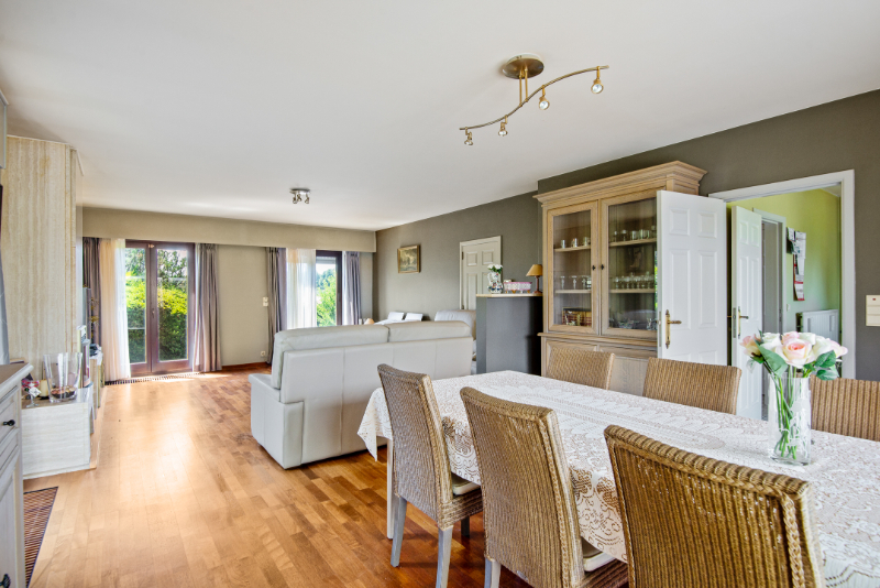 Zéér rustig en centraal gelegen landhuis op 2041m2 met 4 SLK, dubbele garage &amp; tuin - foto 4