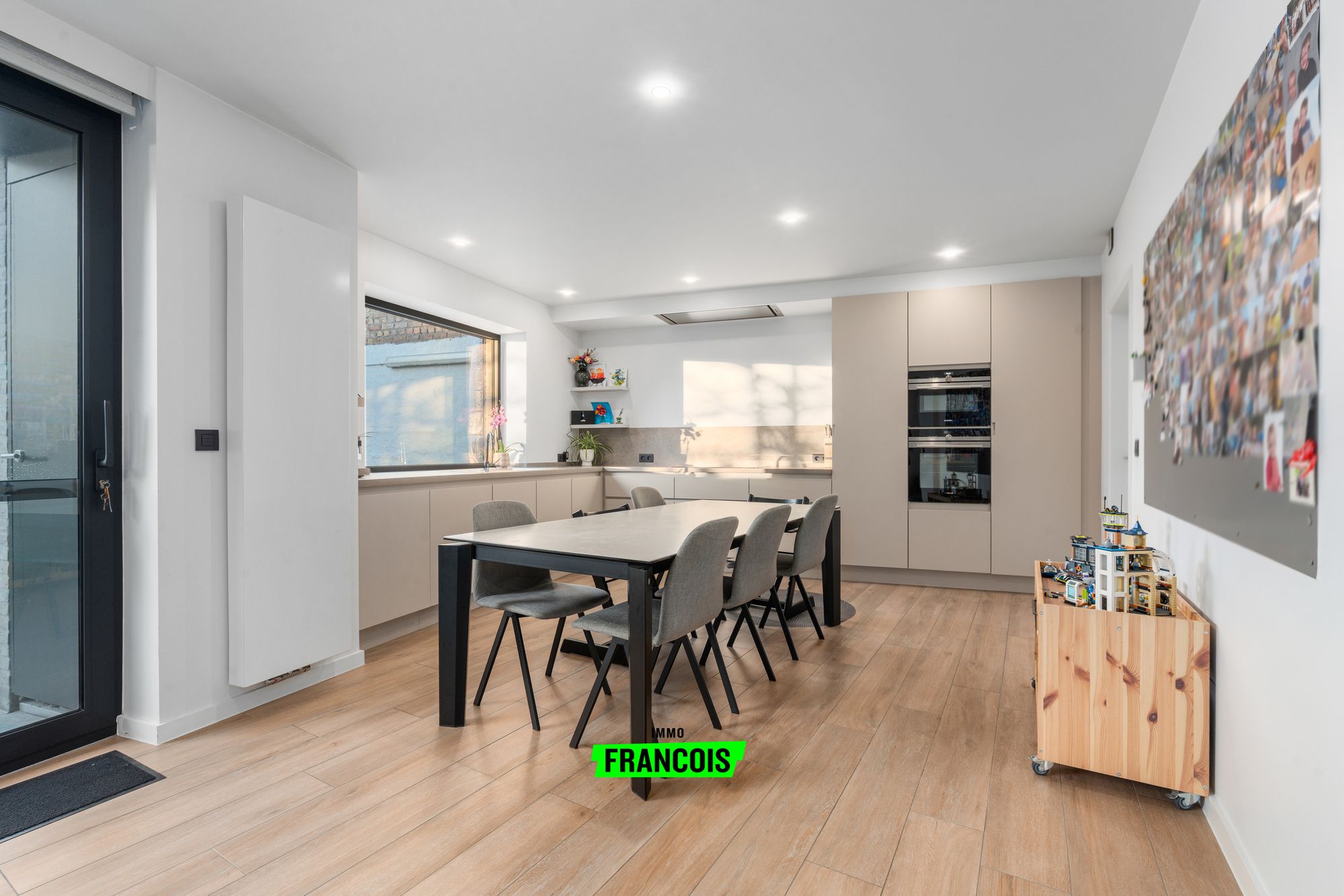 Moderne vernieuwbouwwoning in Gistel met zuidgerichte tuin en energiezuinig comfort. - foto 5