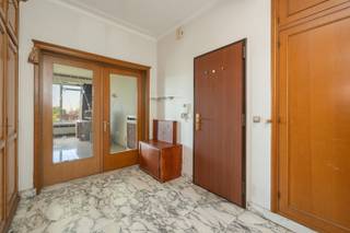 ANTWERP - Stadspark: Pleasant and bright flat with 2 bedrooms, beautiful views over the park and indoor car parking space. EPC label...