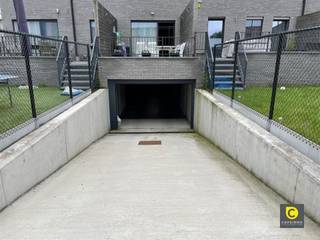 Ondergrondse autostaanplaatsRuime ondergrondse autostaanplaats gelegen in residentie Plantsoen te Boom. Afmetingen: 2.5 x 5 m Meteen beschikbaar ...