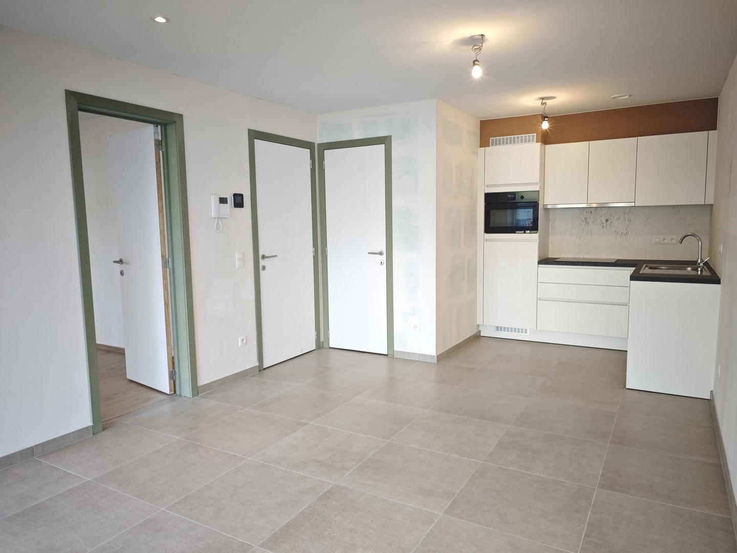 Knus nieuwbouwappartement op centrale doch rustige ligging met 1 slaapkamer - foto 2