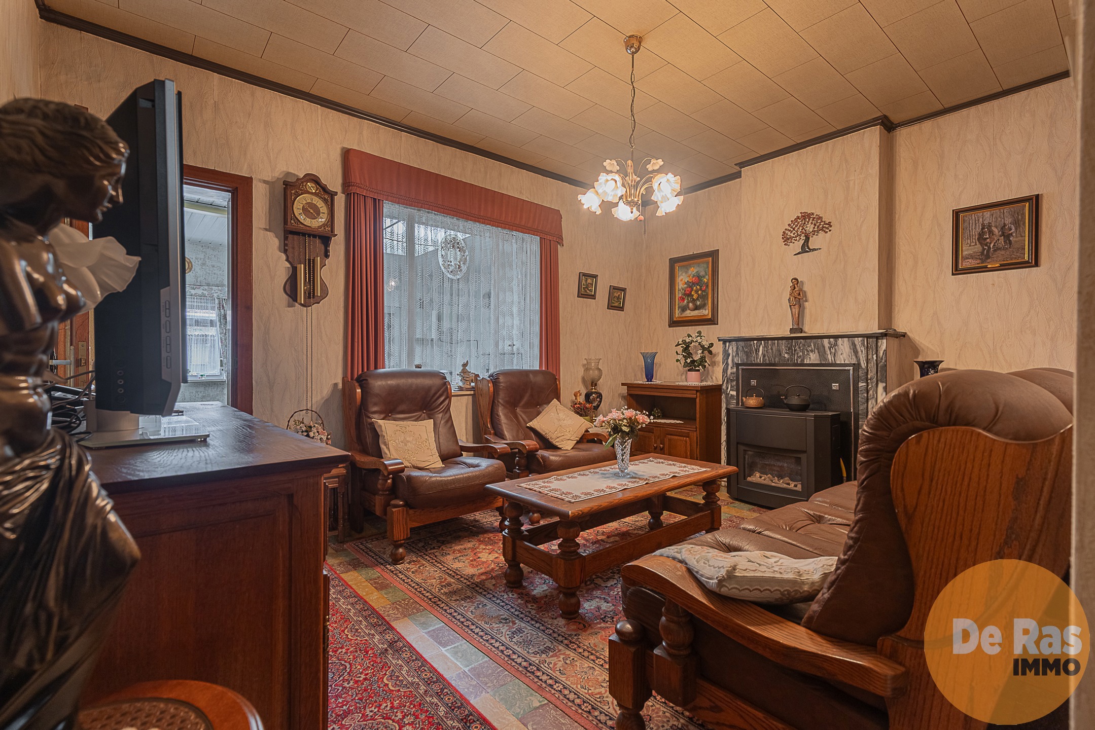 AALST - Te renoveren woning met 2 slpk en koer op topligging - foto 4