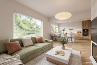 Voor meer info en foto’s, surf naar www.swevers.be – Aan de Heesstraat 32 in Halen bevindt zich deze vrijstaande, gelijkvloerse woning op een uitzonderlijk ruim perceel van 1.754 m². Hier geniet je van veel privacy, een groene omgeving en een vrij uitzicht op agrarisch gebied, terwijl belangrijke verbindingswegen en voorzieningen vlot bereikbaar blijven. De woning werd gebouwd in 1975 en biedt 168 m² bewoonbare oppervlakte. Verdere renovatie geeft nieuwe eigenaars de mogelijkheid om het geheel volledig naar eigen smaak en hedendaagse woonwensen in te richten. De woonkamer van 36 m² biedt plaats voor een comfortabele zit- en eethoek en sluit aan op de open keuken. Verder zijn er drie ruime slaapkamers van 16 m², 14 m² en 16 m², een apart bureau en een centraal gelegen badkamer. Een berging, wasplaats, afzonderlijk toilet, garage voor één wagen en ruime kelder zorgen voor heel wat praktische ruimte. De grote troef is het perceel: rondom de woning is volop plaats om een ruime tuin te creëren en te genieten van rust en groen. Ook leent het perceel zich perfect tot het houden van paarden. Openbaar vervoer bevindt zich op ca. 650 meter en de snelweg op ca. 3,15 km. Een interessante opportuniteit voor wie een vrijstaande woning met ruimte, privacy en renovatiemogelijkheden zoekt. Voor meer informatie, bel 011 255 155. Bron bewoonbare oppervlakte: EPC – verslag. Dit pand is onderworpen aan de renovatieverplichting van de Vlaamse overheid voor residentiële gebouwen (behoudens bij sloop binnen 5 jaar na de aankoop). Consulteer voor meer informatie de website van het Vlaams Energie- en Klimaatagentschap via https://www.vlaanderen.be/een-huis-of-appartement-kopen/renovatieverplichting-voor-residentiele-gebouwen.