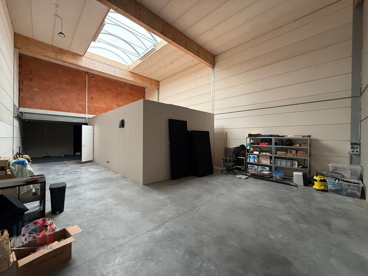 221 m² KMO-unit met appartement/kantoor vlakbij de E34 &amp; R4 - foto 2