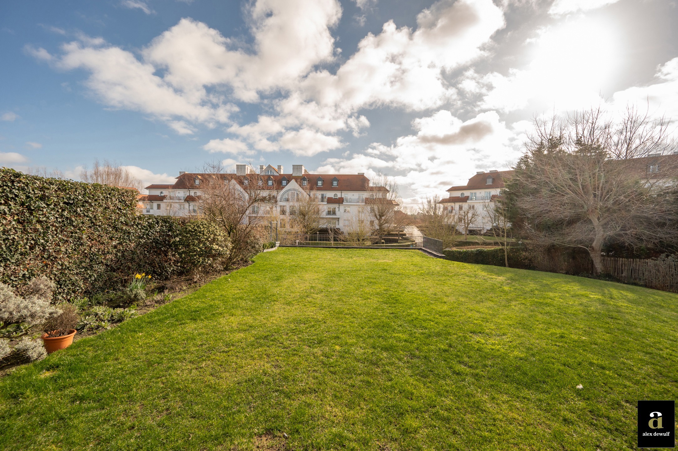 Exclusief hoekappartement in het Zoute ter hoogte van de Wandeldijk. - foto 4