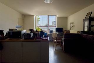 Dit 1 slaapkamerappartement is uitstekend gelegen aan de rand van de "Tondelier-site".<br />Deze autoluwe site is in opbouw en zal voorzien worden van een park, heel wat publieke voorzieningen zoals een créche, buurtsporthal, jeugdlokalen, kantoorruimte en heel wat duurzame woongelegenheden.<br />Wenst u te wonen in een groene, kindvriendelijke, autoluwe, duurzame omgeving dan is dit appartement zeker iets voor u.<br /> <br />Indeling: woonkamer met open keuken, badkamer met douche wastafel en toilet, slaapkamer.<br /><br />Voor meer info bel SARA - CENTER OFFICE: 0478 90 27 09.<br /><br />EPC: 220 kWh/m²/jaar - C label (geen renovatieplicht).<br />Bruikbare vloeroppervlakte: 70 m<sup>2</sup> (opgemeten volgens EPC)<br />Asbestattest: de woning is Asbestveilig (maar mogelijk niet asbestvrij).<br />Conformiteitsattest beschikbaar.<br /><br />Elektriciteit volledig conform met bijhorende schema's en plannen<br />Stedenbouwkundige inlichtingen: bouwvergunning, geen verkavelingsvergunning, woongebieden, geen voorkooprecht, geen rechterlijke herstelmaatregel of bestuurlijke maatregel opgelegd.
