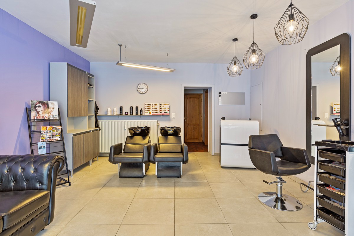 Espace commercial sur la place centrale de Lembeek - photo 2