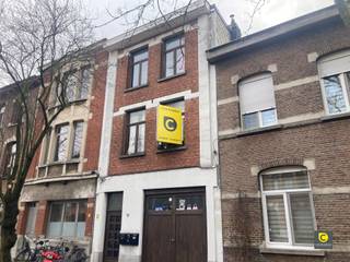 Te renoveren karakterwoning te Groenenhoek!Achter deze prachtige gevel gaat enorm veel potentieel schuil, weliswaar mits een grondige renovatie. Met...