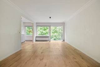 Ce charmant appartement à Bruges, entièrement rénové en 2022, est maintenant en vente et offre une combinaison idéale de confort moderne et d'un...