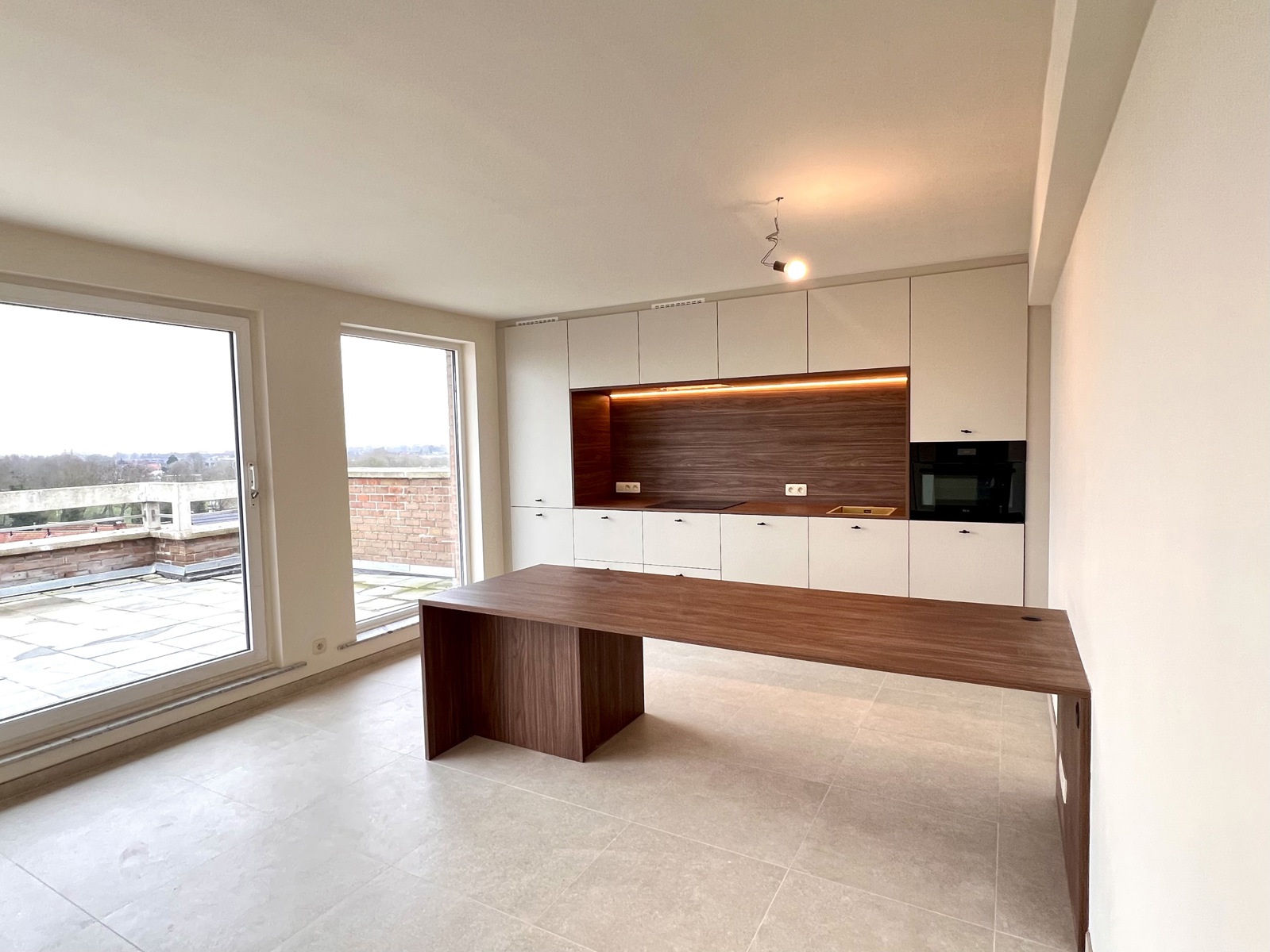 Stijlvol vernieuwde penthouse met 2 gigantische terrassen - foto 3