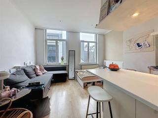 Op zoek naar een studio op een geweldige locatie?Deze studio is gelegen in de Verlatstraat, een verbindingsstraat tussen de gedempte Zuiderdokken met...