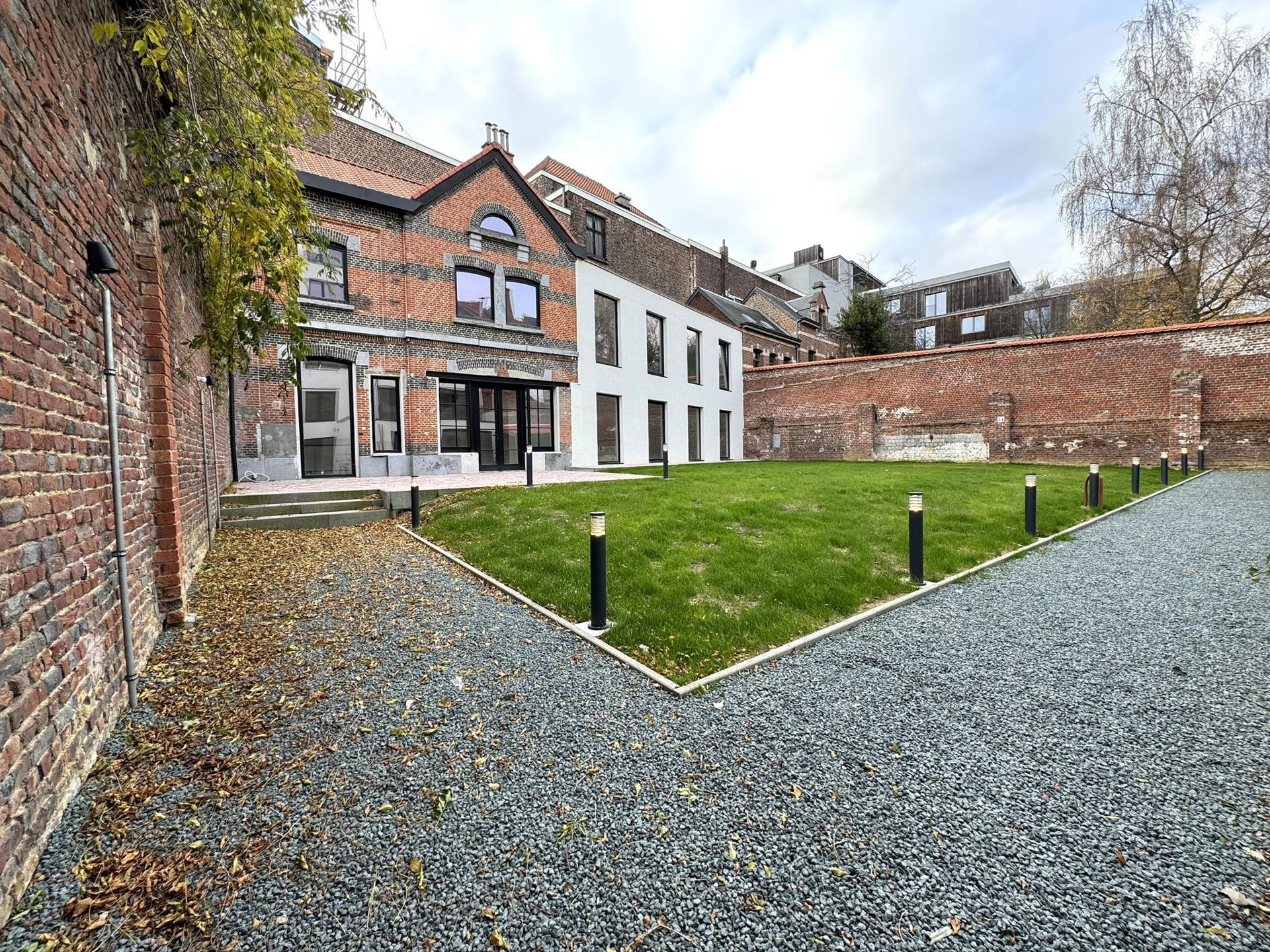 Commercial for rent in Ixelles - photo 2