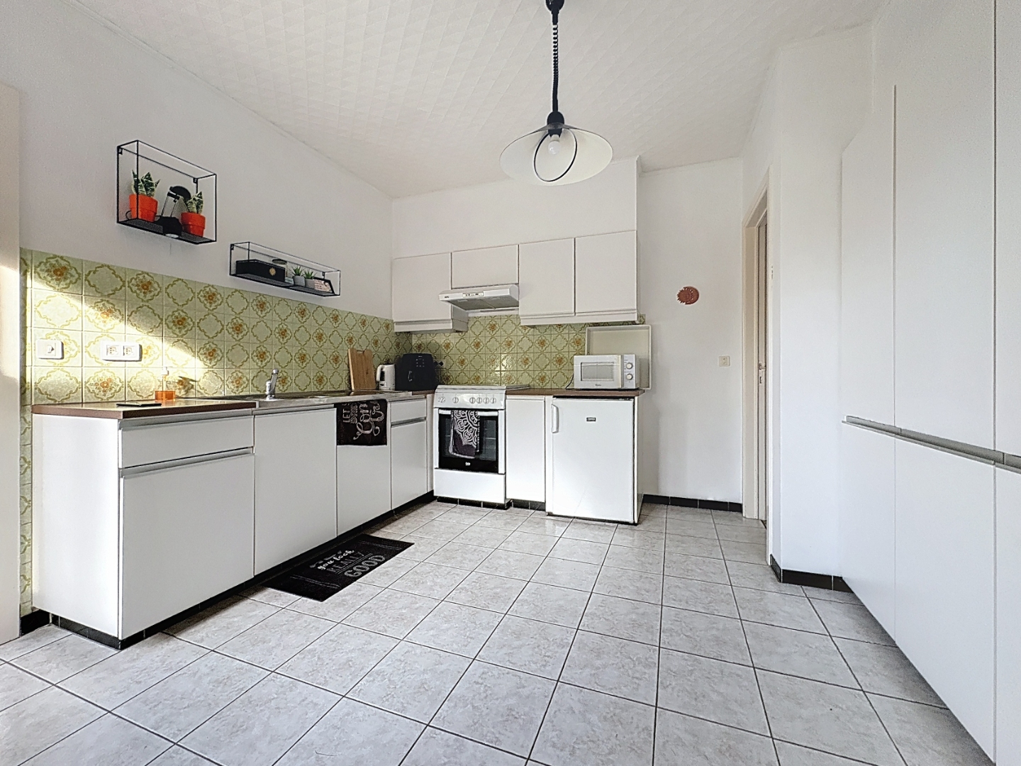 Mooie gelijkvloerse te renoveren villa in rustige, doodlopende straat in Gistel. - foto 4